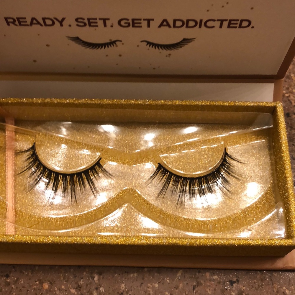 Lashaholic luxury lashes